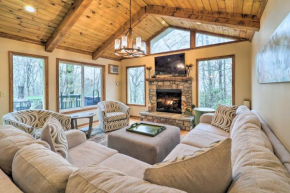 Pool and Lake Access Idyllic Cottage in Newland